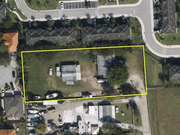 18140 SW 108th Ave , Miami, FL 33157