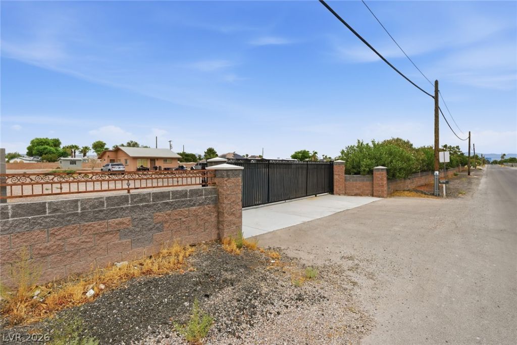 7987 E Placid Street, Las Vegas, NV 89123