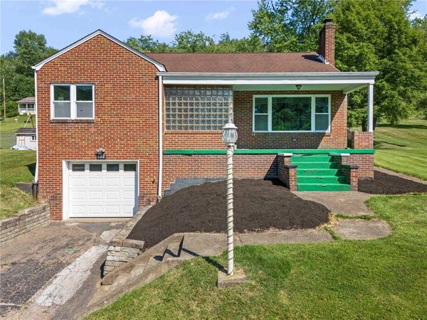 102 Woodlawn Avenue, Cecil, PA 15321
