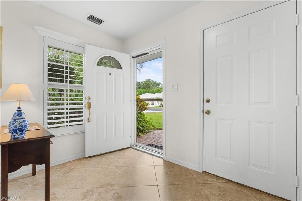 4907 Europa Dr, Naples, FL 34105 Photo