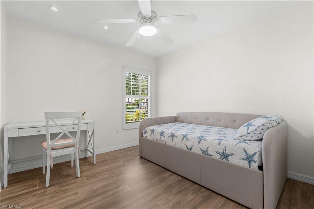 4907 Europa Dr, Naples, FL 34105 Photo