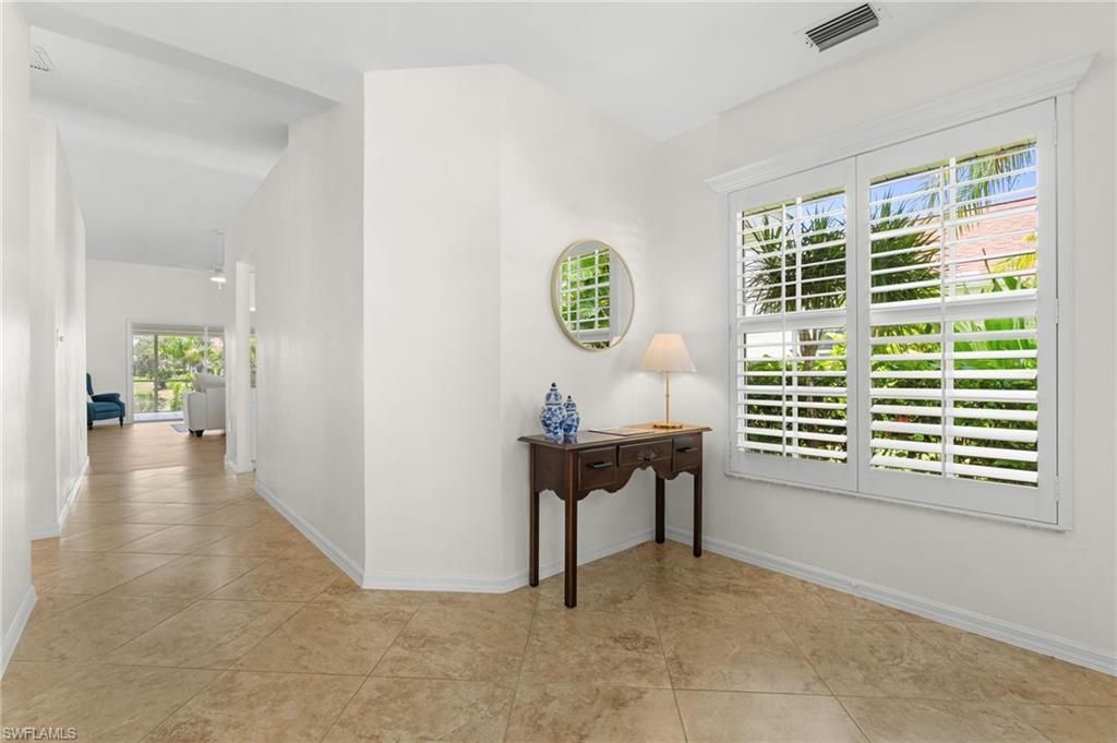 4907 Europa Dr, Naples, FL 34105 Photo