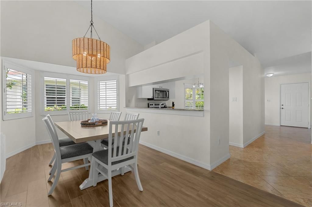 4907 Europa Dr, Naples, FL 34105 Photo