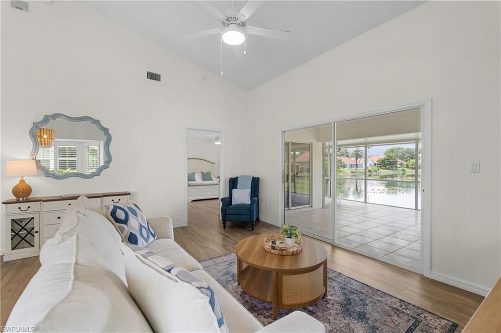 4907 Europa Dr, Naples, FL 34105 Photo