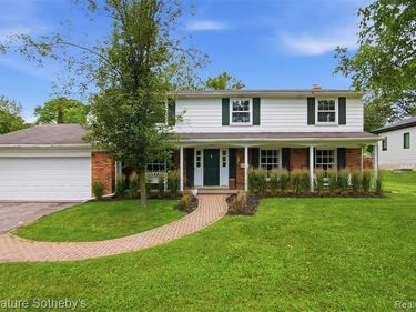 4784 Walnut Lake Road, Bloomfield Twp, MI 48301
