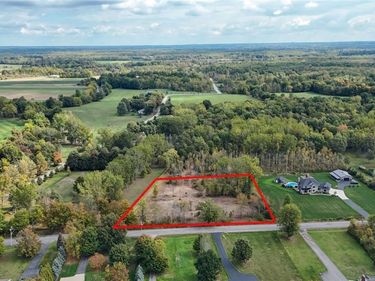 Salt Road E, Clarence, NY 14031