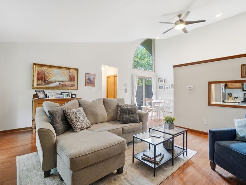 3111 Rivermill Drive, Unit 29, Columbus, OH 43220 Photo 7