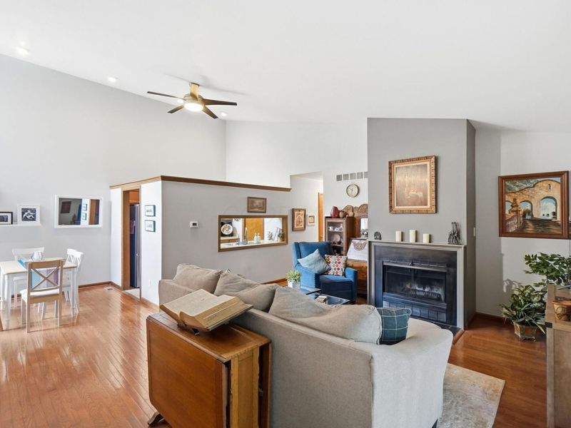 3111 Rivermill Drive, Unit 29, Columbus, OH 43220 Photo 8