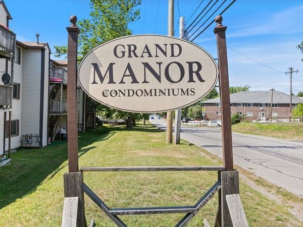 271 Humphrey St, Unit H16, Lowell, MA 01850