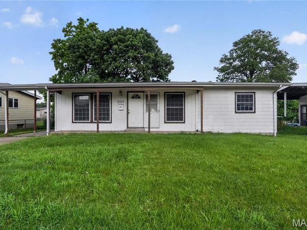 2325 Patterson Road , Florissant, MO 63031