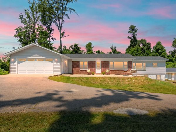 56776 Red Arrow Highway, Lawrence, MI 49064