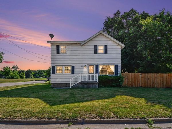 423 N Hudson Street SE, Lowell, MI 49331