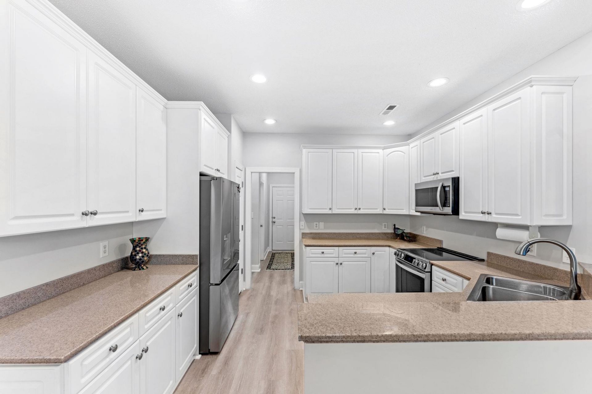 515 Sea Island Way Photo 13
