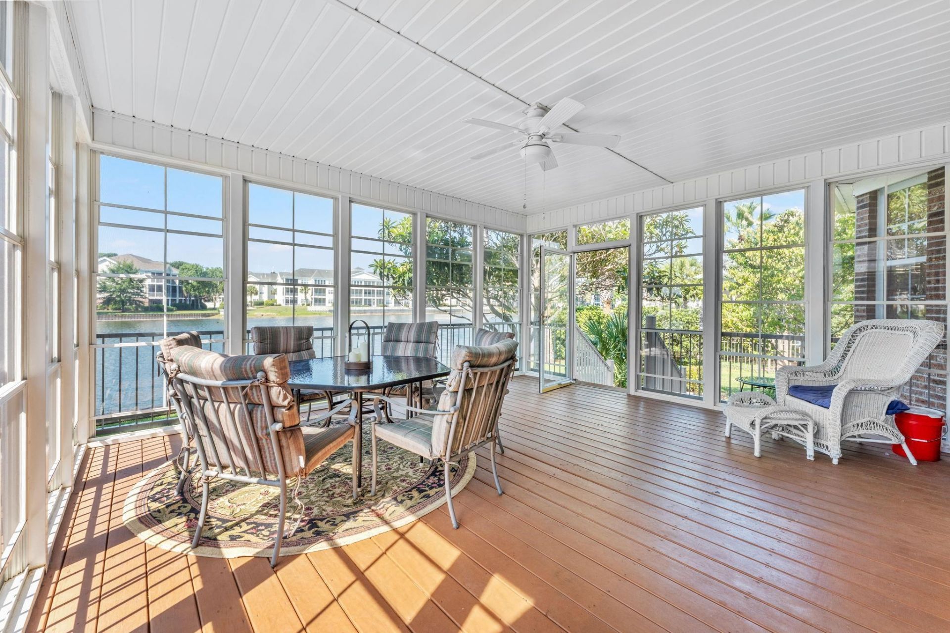 515 Sea Island Way  Photo 22