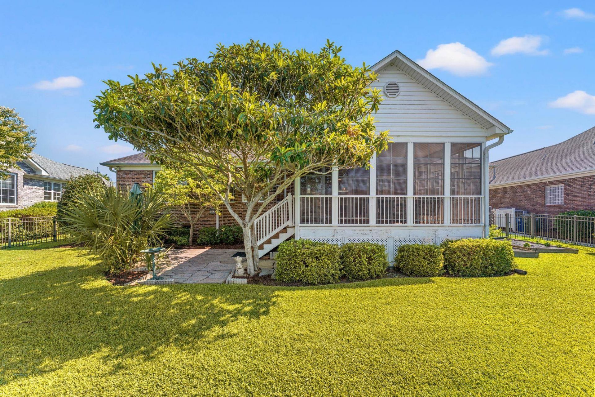 515 Sea Island Way  Photo 29