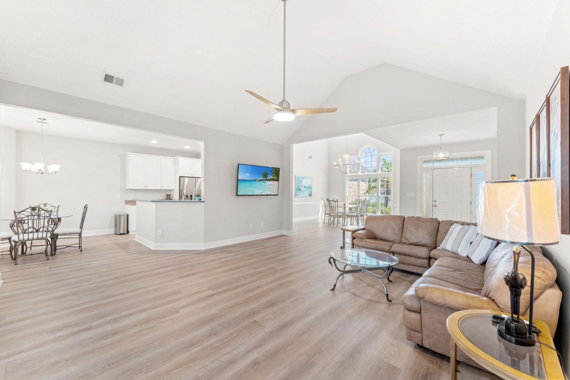 515 Sea Island Way  Photo 5