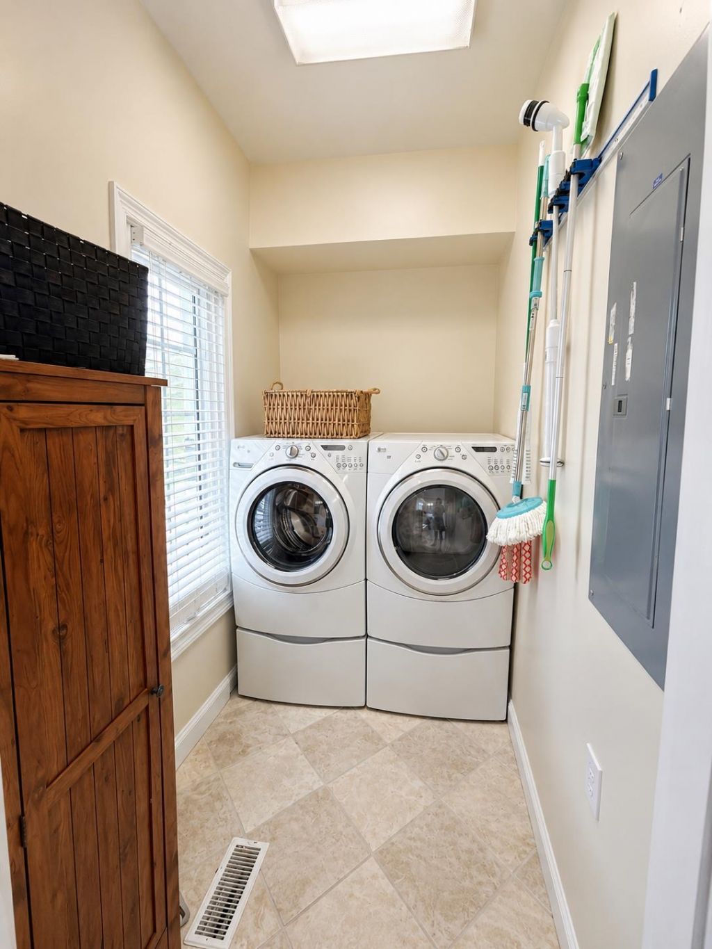 1627 Eastover Ln. Photo 33