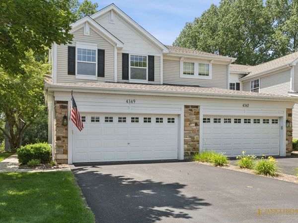 4349 Waters Edge Drive , Island Lake, IL 60042