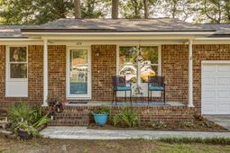 124 White Boulevard photo 4