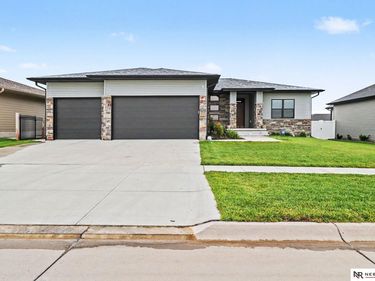 7641 Kallum Drive, Lincoln, NE 68516