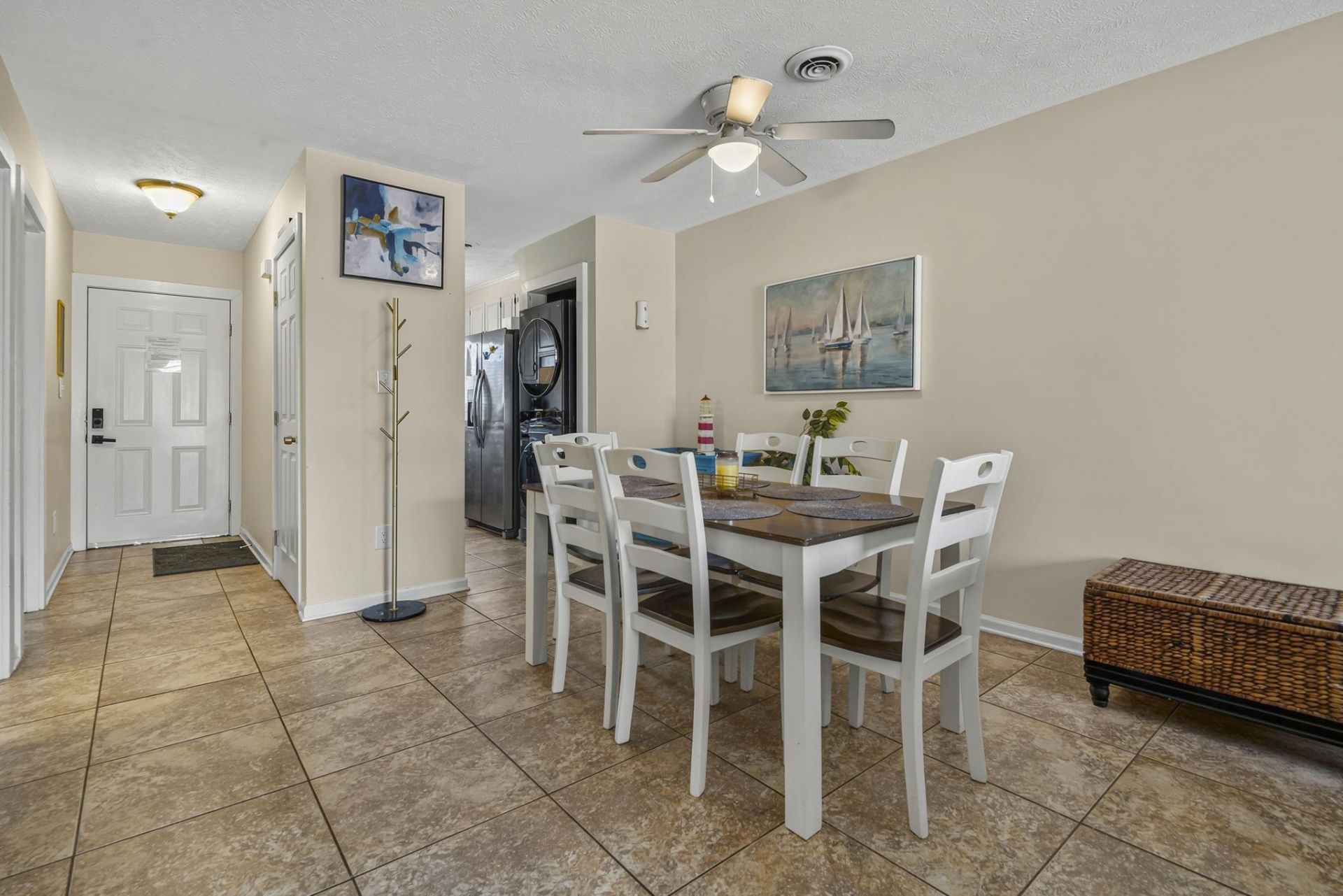 204 Maison Dr.  Photo 5