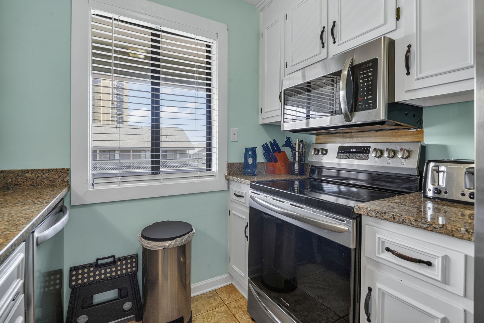 204 Maison Dr.  Photo 9