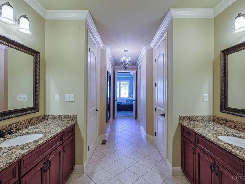 8180 Keller Road, Indian Hill, OH 45243 Photo 31