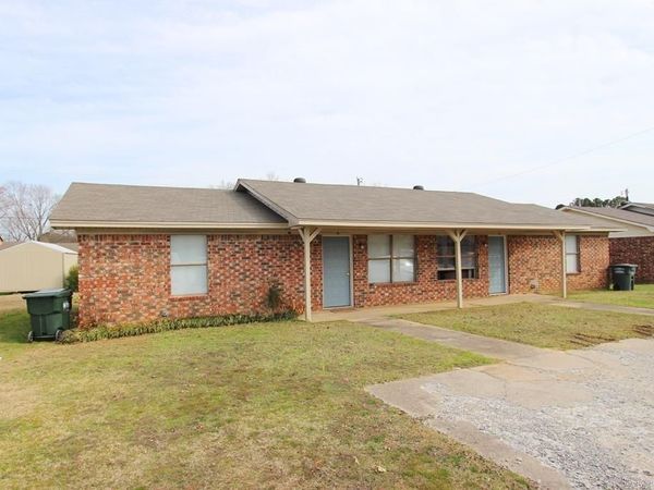 6A-6B Bradley Circle , Conway, AR 72032