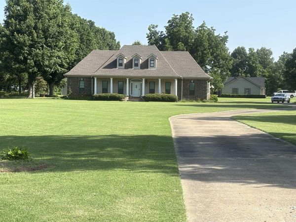 142 Neal Road , Marion, AR 72364