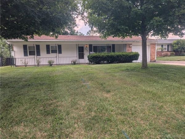 2061 S Lakeman Drive, Bellbrook, OH 45305