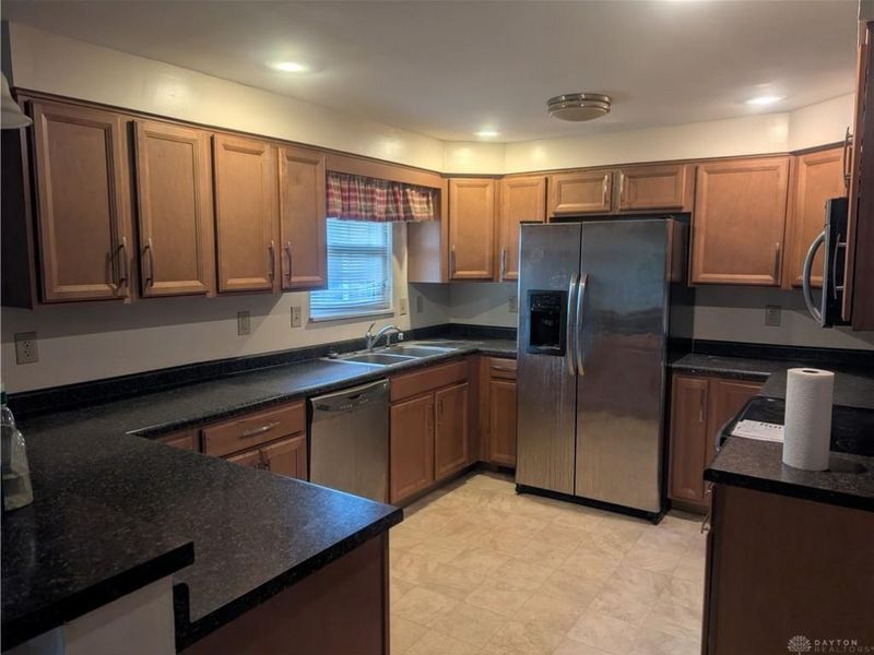 2061 S Lakeman Drive, Bellbrook, OH 45305 Photo 5