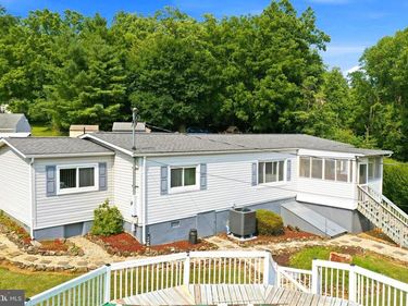 1233 SUMMIT POINT DRIVE, FRONT ROYAL, VA 22630