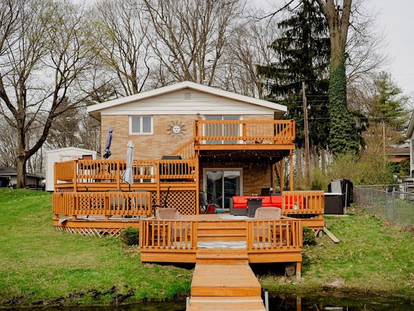 4733 Shore Drive, Coloma, MI 49038