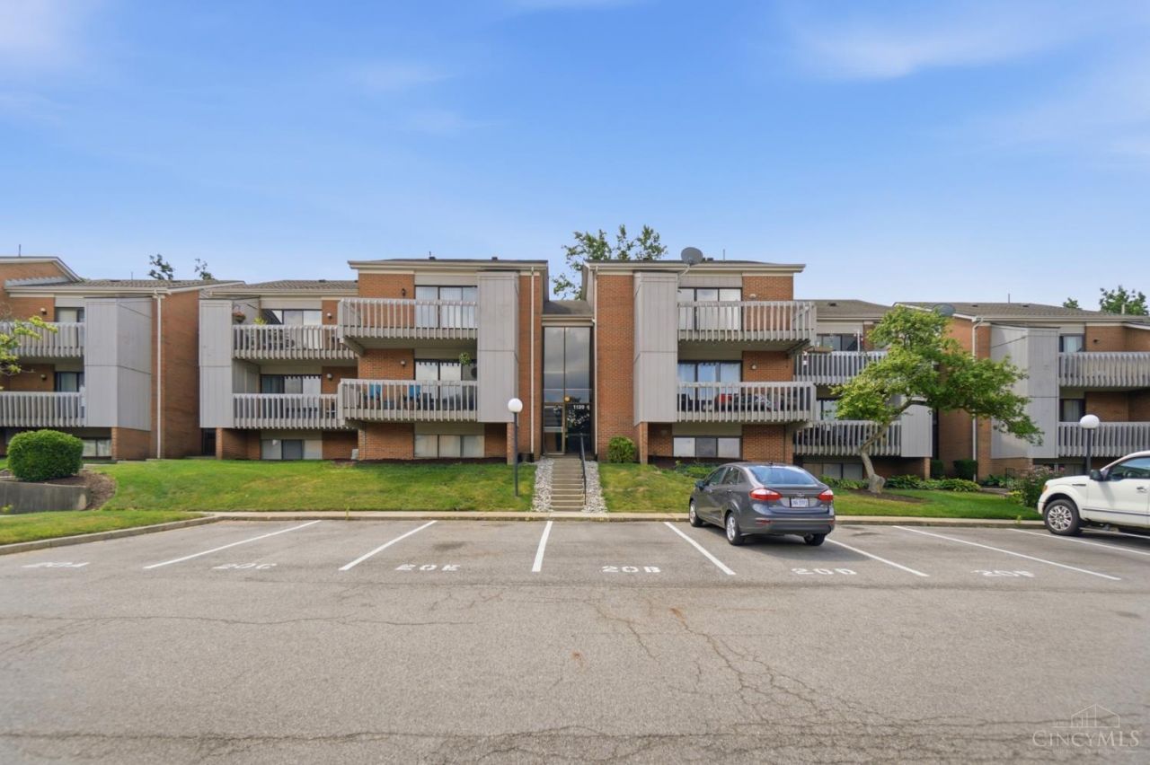 1120 Eagle Feather Circle, Unit C, Dayton, OH 45449 Main Photo