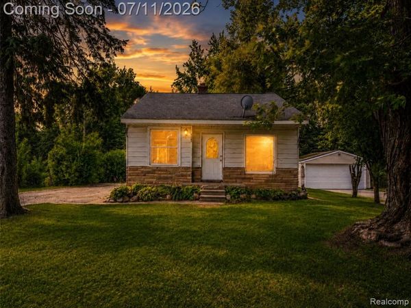 4855 Hatchery Road, Waterford Twp, MI 48329