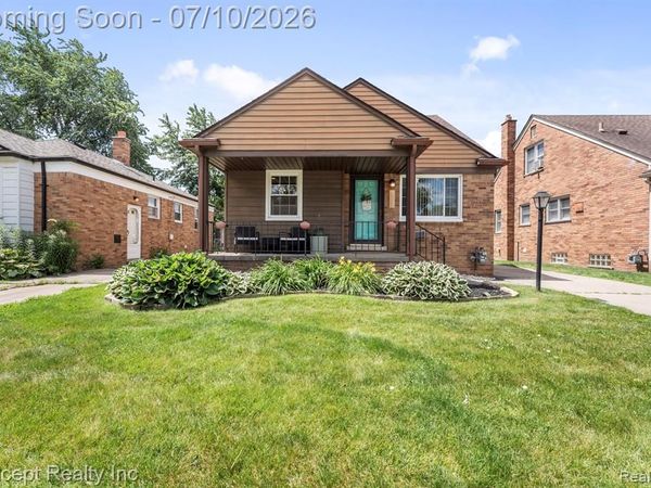 15651 Russell Avenue, Allen Park, MI 48101