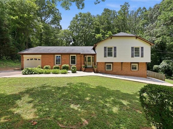 608 Alpine Road, Winston-Salem, NC 27104