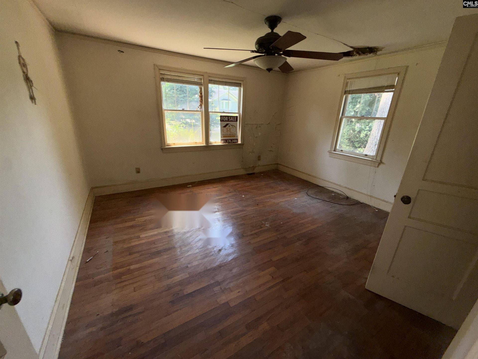 718 Michaelmas Avenue  Photo 14