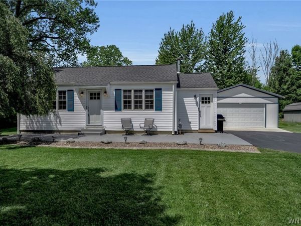 7077 Tonawanda Creek Rd , Lockport, NY 14094