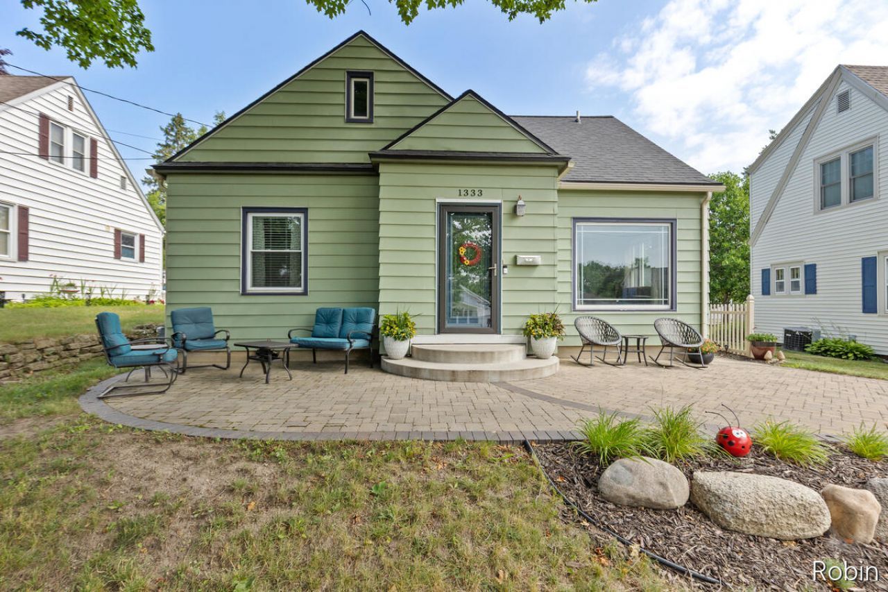 1333 Arianna Street Nw, Grand Rapids, MI 49504 Main Photo
