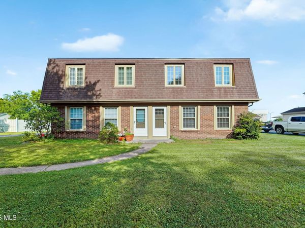 5731 Cresthaven Lane, Toledo, OH 43614