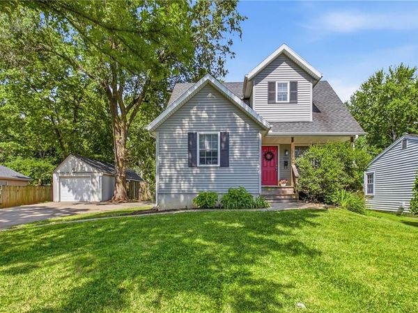 8920 Oak Street, Kansas City, MO 64114