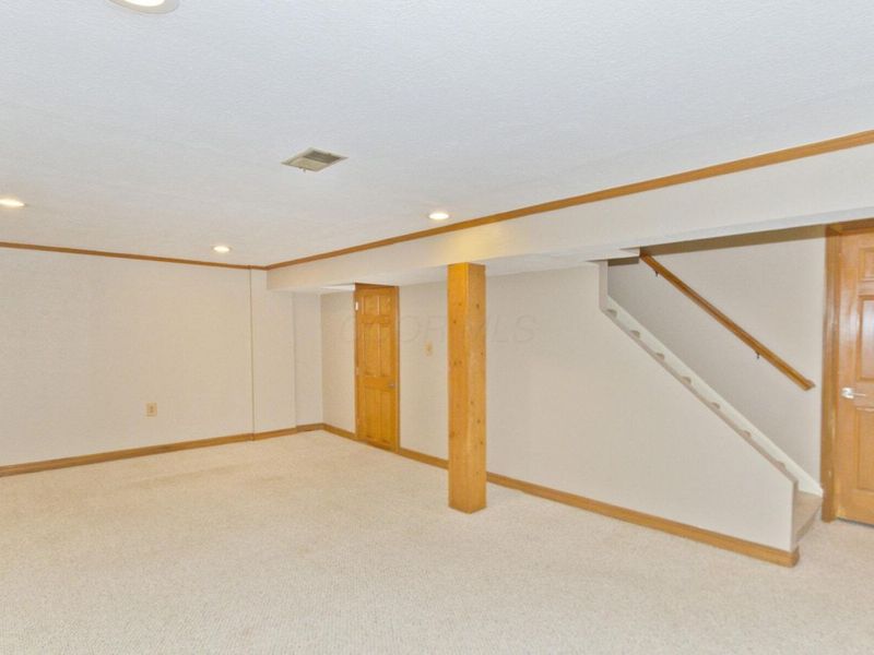 5760 Lucinda Court , Columbus, OH 43232 Photo 29