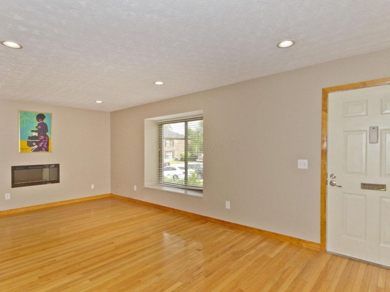 5760 Lucinda Court , Columbus, OH 43232 Photo 6
