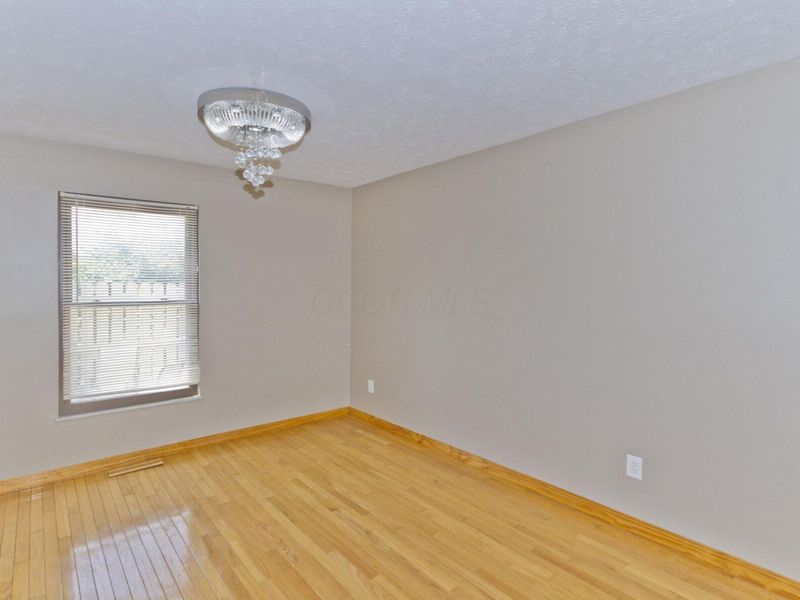 5760 Lucinda Court , Columbus, OH 43232 Photo 9