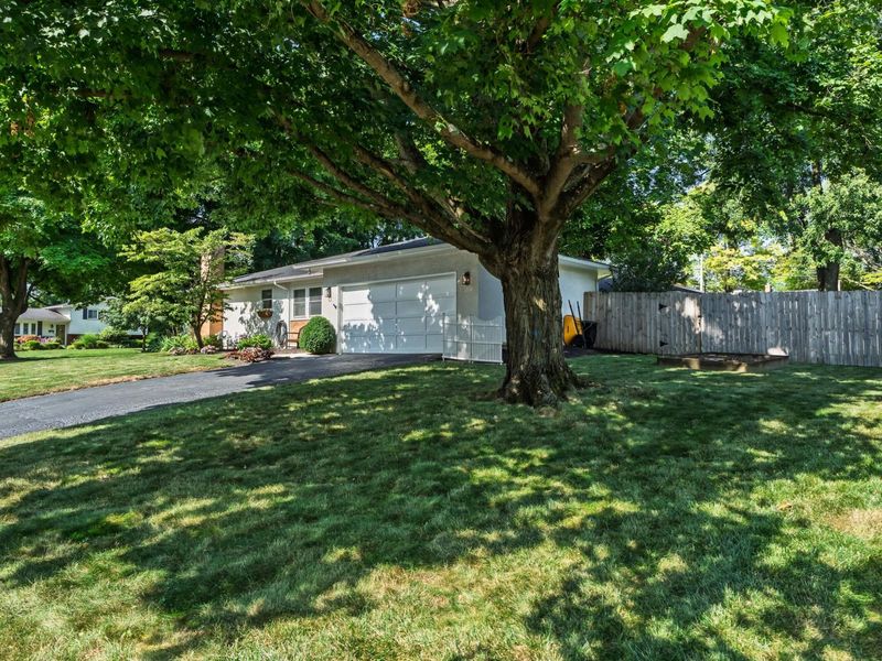 1102 Kennington Avenue, Columbus, OH 43220 Photo 3