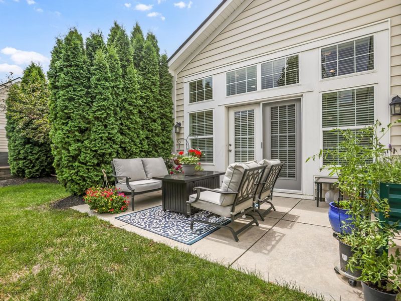 4562 Newport Loop E, Grove City, OH 43123 Photo 4