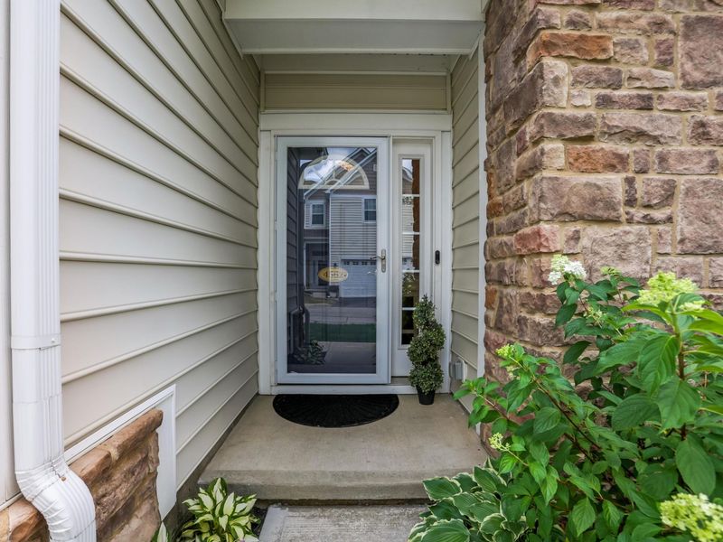 4562 Newport Loop E, Grove City, OH 43123 Photo 6