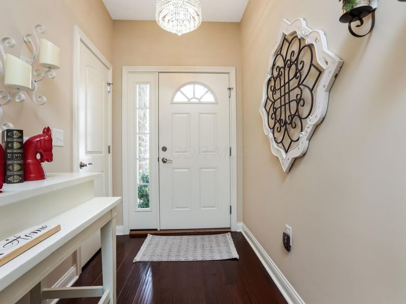 4562 Newport Loop E, Grove City, OH 43123 Photo 7