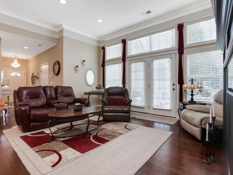 4562 Newport Loop E, Grove City, OH 43123 Photo 8